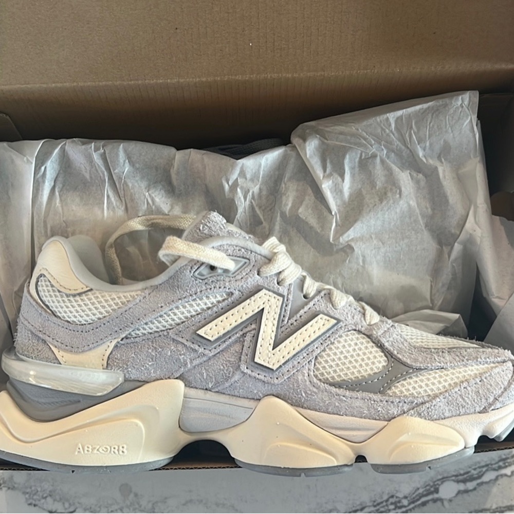 New Balance 9060 Quartz Grey